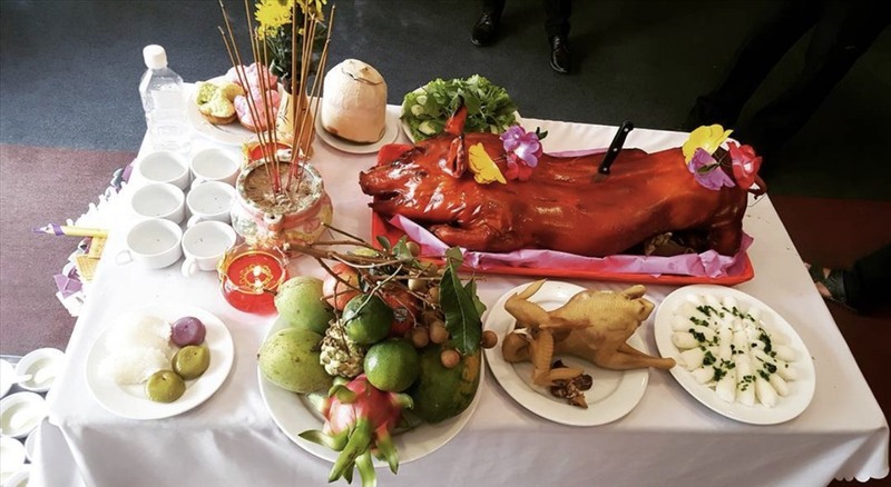 Lễ cúng rằm tháng 7 thường gồm cúng Phật, cúng gia tiên và cúng chúng sinh, mỗi phần mang một ý nghĩa tâm linh riêng. 