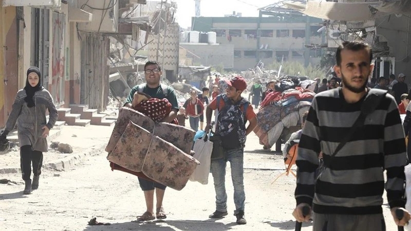 Chiến tranh gây thương vong, di dời dân cư, thiếu lương thực, nước sạch và khủng hoảng y tế nghiêm trọng. 