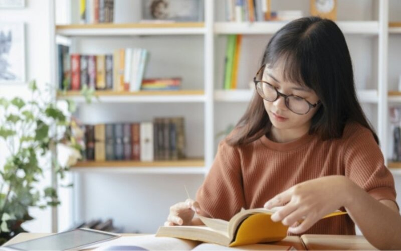 Học tốt nghị luận văn học cần đọc kỹ tác phẩm, ghi nhớ dẫn chứng và luyện lập dàn ý thường xuyên. 
