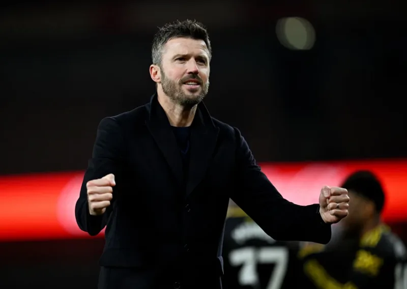 Huấn luyện viên trưởng Michael Carrick chính thức ký hợp đồng dài hạn dẫn dắt Quỷ đỏ đến năm 2028.